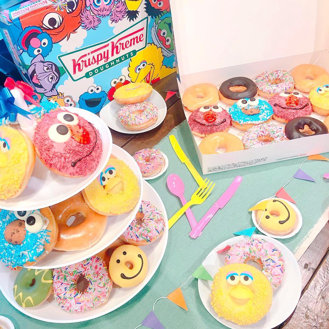 込山榛香 可愛すぎるセサミのドーナツ達 クリスピークリームドーナツ Crispycreamdoughnut エルモ クッキーモンスター キングバード Wacoca Japan People Life Style 込山榛香 可愛すぎるセサミのドーナツ達 クリスピークリームドーナツ Crispycreamdoughnut エルモ クッキーモンスター キングバード Wacoca Japan People Life Style