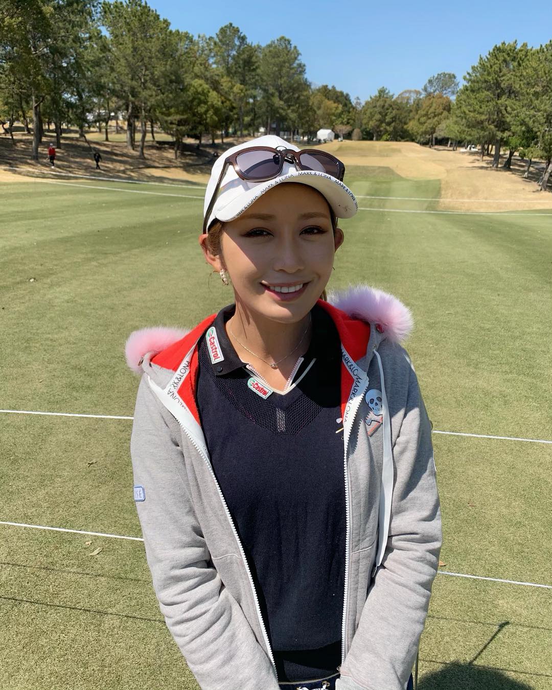 金田久美子 新しい形 Eyevol Official 今までの雰囲気とまた違った感じ 丸みが出てカッコ可愛い 相変わらず掛けやすくて 距離感変わらない最高の サング Wacoca Japan People Life Style