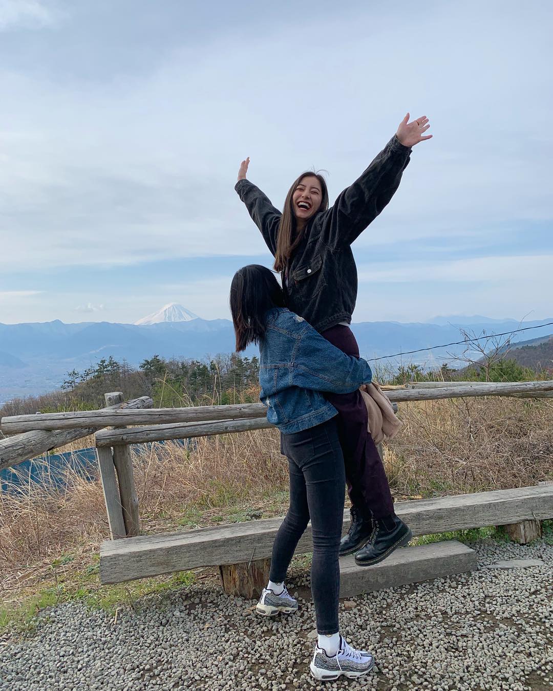 新木優子 この間は富士山の見える所に 大好きな大学時代の友人と行ってきました 晴天ではなかったけど富士山がよく見えていい天気だったなぁ 心許せる友達と過ごす時間は Wacoca Japan People Life Style 新木優子 この間は富士山の見える所に 大好きな大学時代の友人と行ってきました 晴天ではなかったけど富士山がよく見えていい天気だったなぁ 心許せる友達と過ごす時間は Wacoca Japan People Life Style