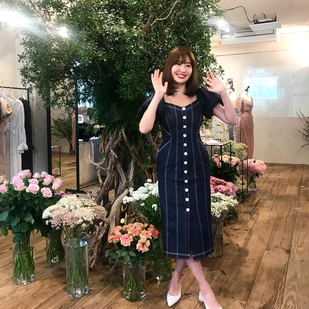 佐々木敬子 昨日は はるちゃんのブランド Herliptoの展示会へ 今回も 可愛いワンピースが沢山 お花に囲まれたはるちゃんは愛らしかった Herlipto 小 Wacoca Japan People Life Style 佐々木敬子 昨日は はるちゃんのブランド Herliptoの展示会へ 今回も 可愛いワンピースが沢山 お花に囲まれたはるちゃんは愛らしかった Herlipto 小 Wacoca Japan People Life Style