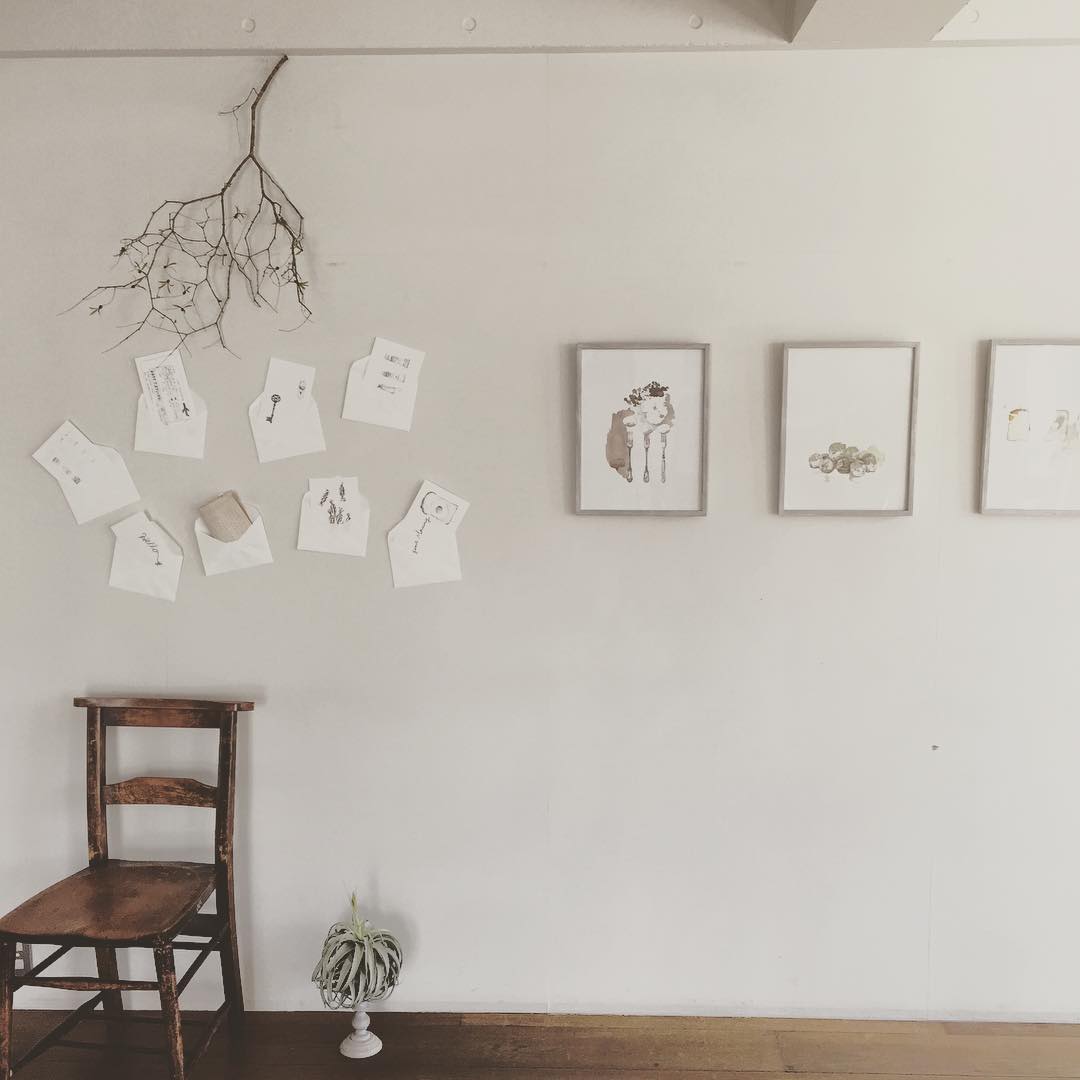 Leemagazine 元100人隊でイラストレーターの 小川智子さんの個展にきています イラストはもちろん この空間構成も素敵 今日は18時まで 明日は11時から16時までです Wacoca Japan People Life Style Leemagazine 元100人隊でイラストレーターの 小川智子さんの個展にきています イラストはもちろん この空間構成も素敵 今日は18時まで 明日は11時から16時までです Wacoca Japan People Life Style