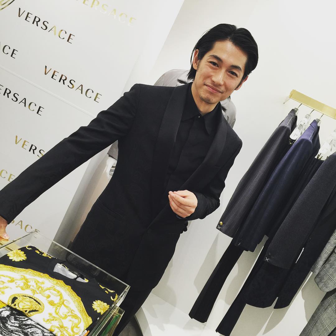 Spurmagazine ヴェルサーチの銀座旗艦店のオープニングにて 五代さんに遭遇しました 編集g あさが来た 五代友厚 ディーンフジオカ Wacoca Japan People Life Style Spurmagazine ヴェルサーチの銀座旗艦店のオープニングにて 五代さんに遭遇しました 編集g あさが来た 五代友厚 ディーンフジオカ Wacoca Japan People Life Style