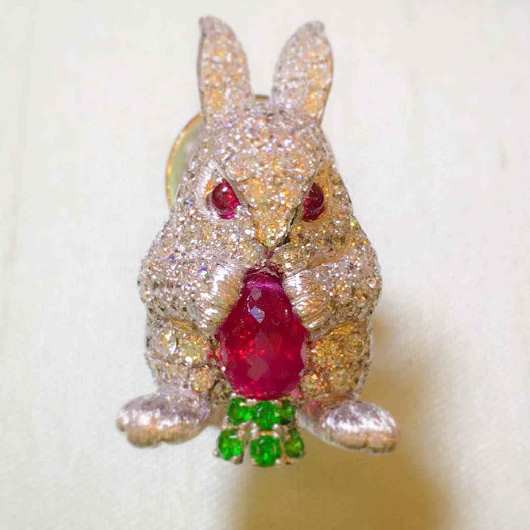 @25ans: #ミキモト で#うさぎ ちゃん見つけました #rabbit #mikimoto #brooch #ピンブローチ