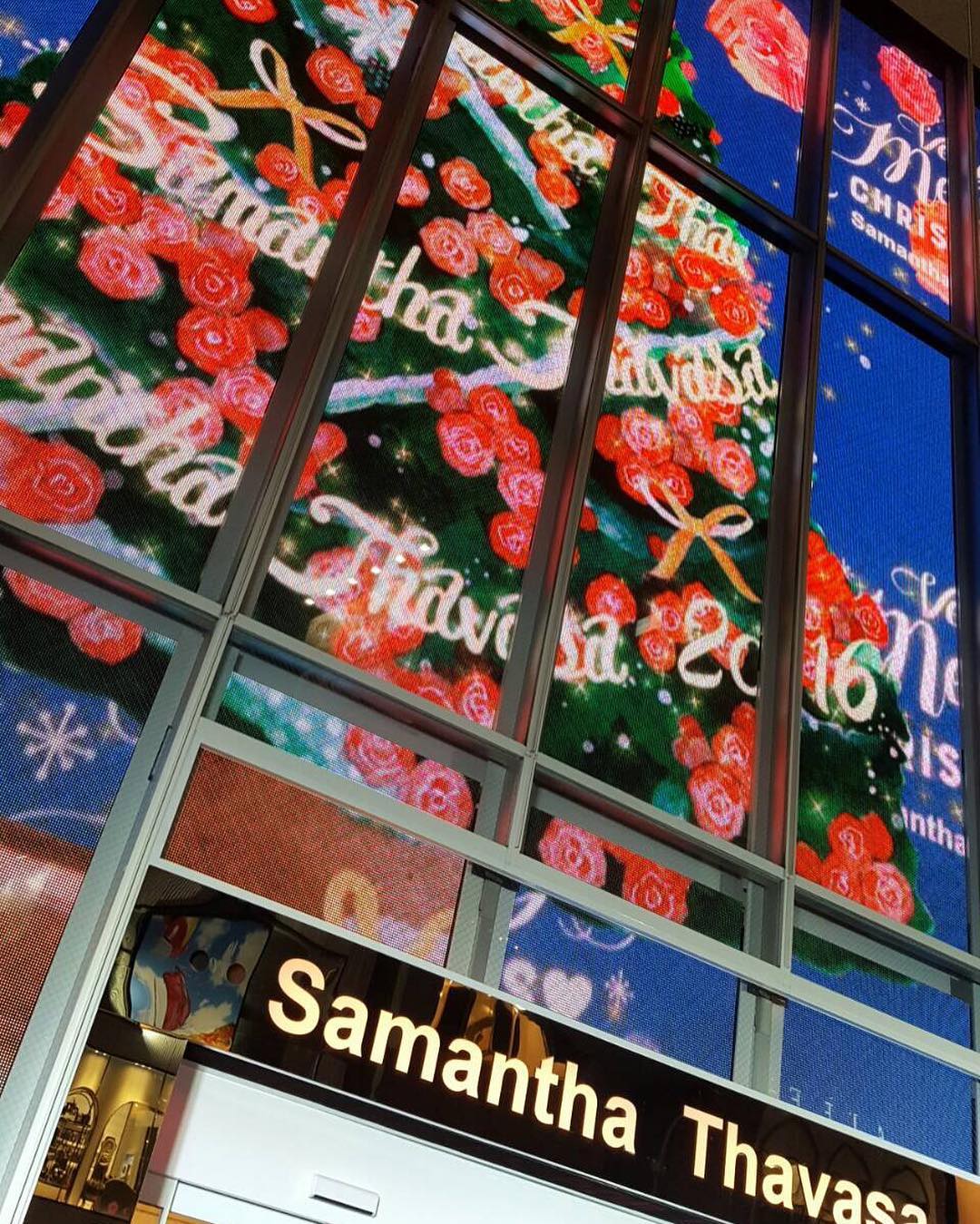 Cancam じゃん サマンサタバサ表参道gatesポップアップデジタルストアのクリスマスビジョンは こちら おっきすぎて 入りません 期間限定だから 早めに見に行かなくち Wacoca Japan People Life Style