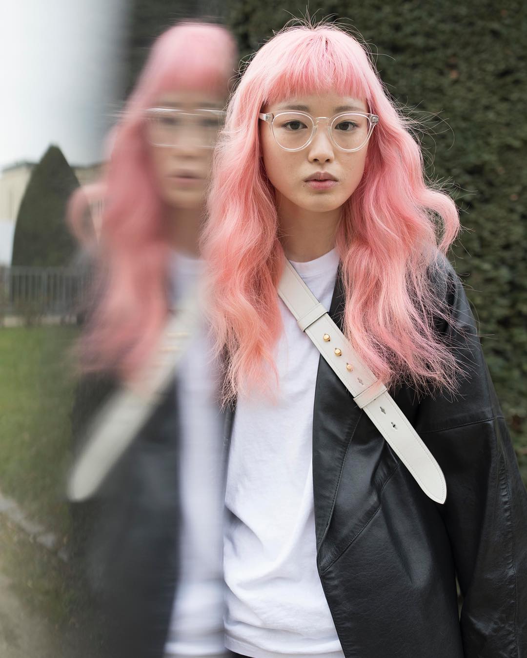 Voguejapan ピンクヘアがトレンドマークのモデル フェルナンダ リーもパリコレ中は移動に大忙し The Bubble Gum Pink Haired Model Waruk Wacoca Japan People Life Style Voguejapan ピンクヘアがトレンドマークのモデル フェルナンダ リーもパリコレ中は移動に大忙し The Bubble Gum Pink Haired Model Waruk Wacoca Japan People Life Style