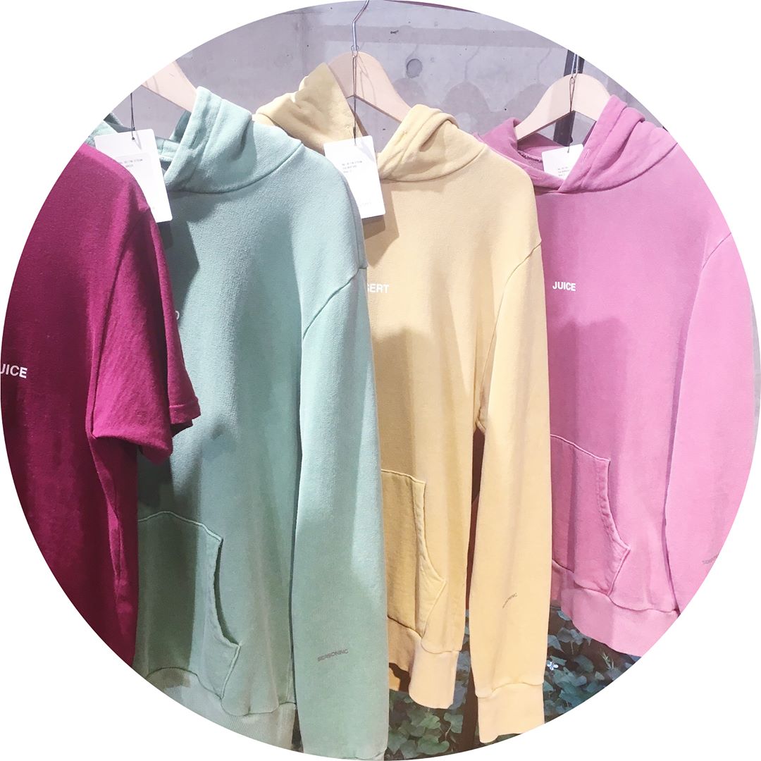 Sweetmagazine モデルの今宿麻美さんが旦那さまでスタイリストのmasahさんとともに手がけるブランド Seasoning の展示会へ ユニセックスなものが多いので ビッグサイズ Wacoca Japan People Life Style Sweetmagazine モデルの今宿麻美さんが旦那さまでスタイリストのmasahさんとともに手がけるブランド Seasoning の展示会へ ユニセックスなものが多いので ビッグサイズ Wacoca Japan People Life Style