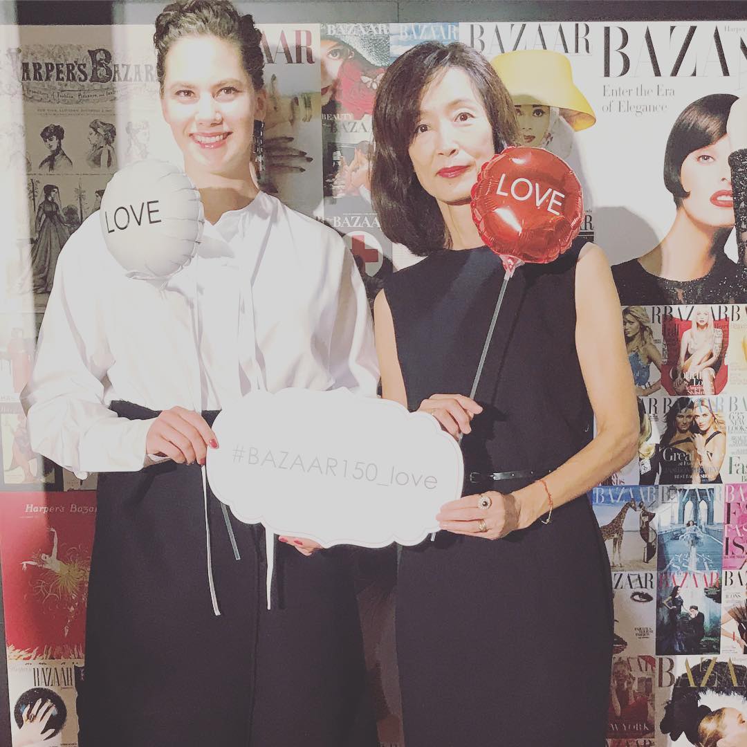 Harpersbazaarjapan 大丸京都店での大丸創業300周年とハーパーズ バザー創刊150周年をともにセレブレートするイベントに あのオードリー ヘプバーンの孫娘であるエマ ファーラーに参 Wacoca Harpersbazaarjapan 大丸京都店での大丸創業300周年とハーパーズ バザー創刊150周年をともにセレブレートするイベントに あのオードリー ヘプバーンの孫娘であるエマ ファーラーに参 Wacoca