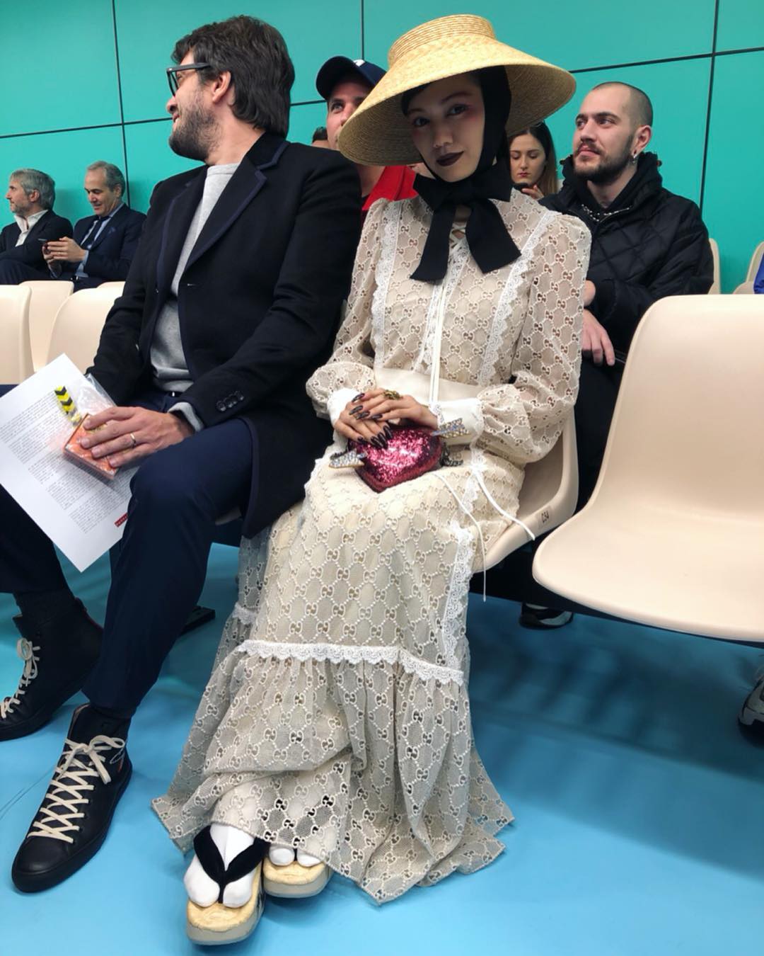 Numerotokyo Gucci のショー会場にて二階堂ふみさん 草履や帽子がユニークで日本らしさが By Nozomiurushibara Gucci Fumi Nik Wacoca Japan People Life Style Numerotokyo Gucci のショー会場にて二階堂ふみさん 草履や帽子がユニークで日本らしさが By Nozomiurushibara Gucci Fumi Nik Wacoca Japan People Life Style