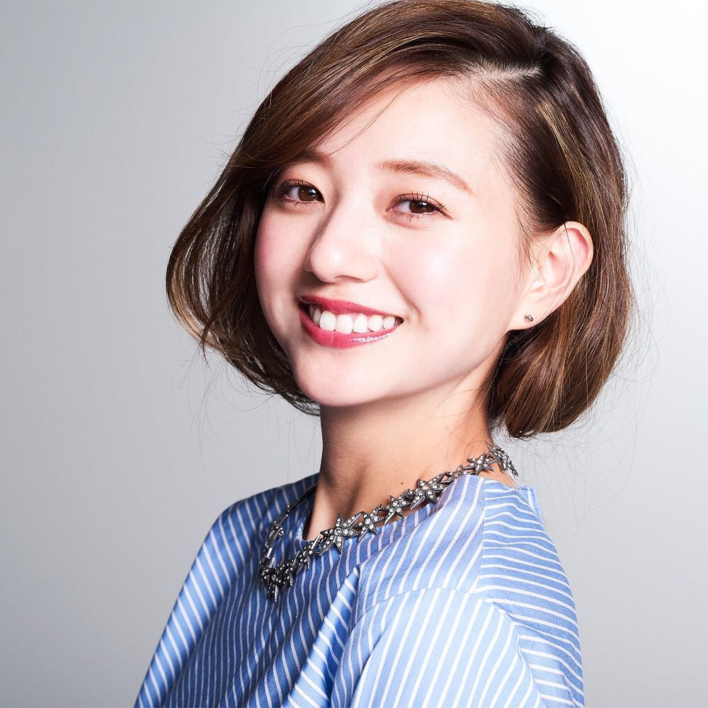 Maquia イメチェン 伊藤千晃さんがボブヘアに アーティストとして活動しつつ 一児のママとしても奮闘している伊藤千晃さん そんな千晃さんの運気をさらに上昇させる Wacoca Japan People Life Style