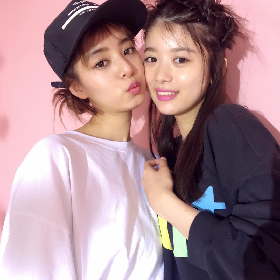 Non No ノンノ6月号 優子 ふみかの白黒 テーマから 2人のラブラブなオフショ 夏らしいモノトーンの着こなしは ぜひ本誌をチェックしてね 新木優子 ゆんぴょ 馬 Wacoca Japan People Life Style Non No ノンノ6月号 優子 ふみかの白黒 テーマから 2人のラブラブなオフショ 夏らしいモノトーンの着こなしは ぜひ本誌をチェックしてね 新木優子 ゆんぴょ 馬 Wacoca Japan People Life Style