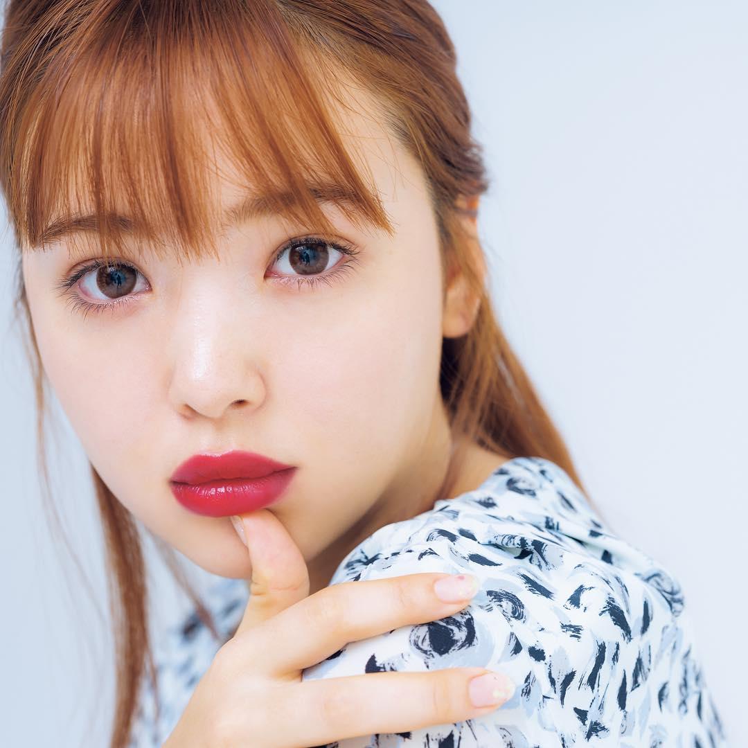 Vivi リップアディクトなメイクは この春も引き続きトレンド 唇の中央だけをぼかして サイドはキュッと締め 縦幅だけを広げてまん丸に近づけてみて ぽってりキュートな Wacoca Japan People Life Style Vivi リップアディクトなメイクは この春も引き続きトレンド 唇の中央だけをぼかして サイドはキュッと締め 縦幅だけを広げてまん丸に近づけてみて ぽってりキュートな Wacoca Japan People Life Style