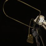 ここ何年か大活躍中のアームリングにもなる〈AREWARE〉のキーリング
真鍮素材にキーのシルバーがぴったし。見た目だけでなく便利なのはトートバッグの持ち手に付け...