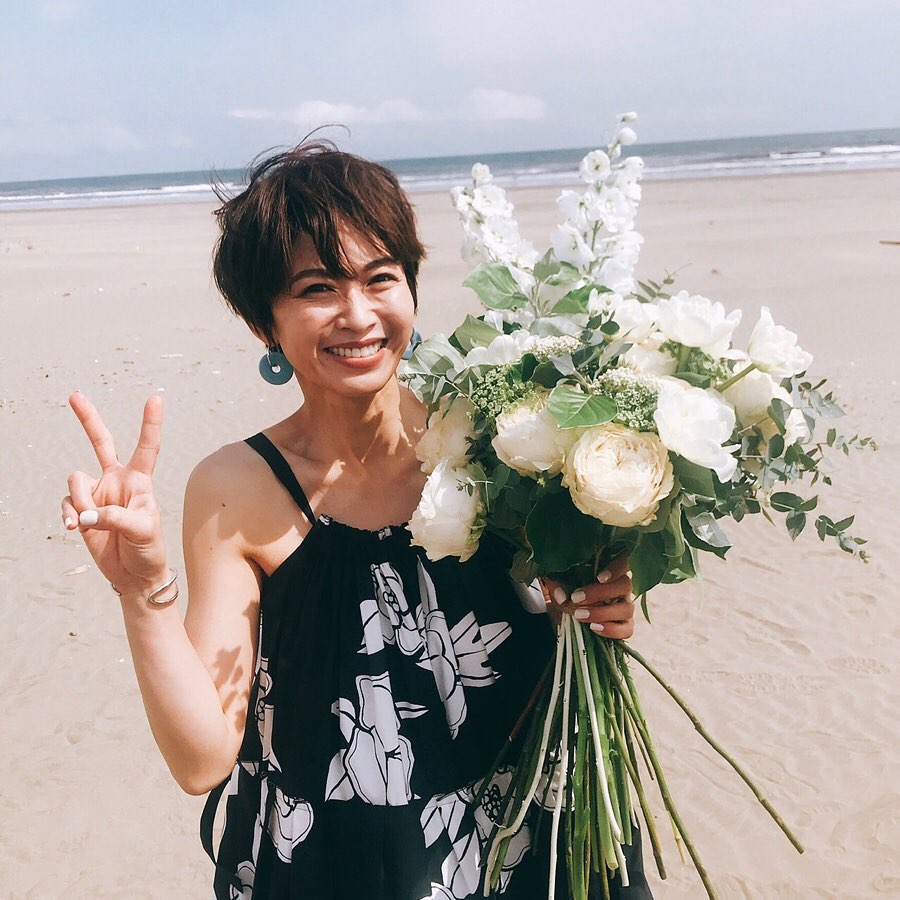 Veryweb 強く 優しく 美しく 9年間veryと 寄り添ってくれた 畑野ひろ子さんが卒業 最後の撮影日には ライターさん スタイリストさん 編集部員が集まっ Wacoca Veryweb 強く 優しく 美しく 9年間veryと 寄り添ってくれた 畑野ひろ子さんが卒業 最後の撮影日には ライターさん スタイリストさん 編集部員が集まっ Wacoca