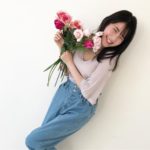 大好きなお花と一緒でごきげんりんくま﻿
なんとこのメイクはセルフメイク！﻿
やり方は誌面で見てね﻿
﻿
#久間田琳加﻿
#りんくま﻿
#セルフメイク﻿
#ピンク...