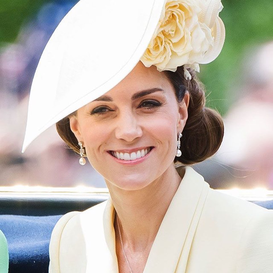 Voguejapan イギリスのエリザベス女王の公式誕生日を祝し トゥルーピング ザ カラー がロンドンで開催された育休中のメーガン妃も ヘンリー王子やキャサリン妃 カミラ夫人ととも Wacoca Japan People Life Style Voguejapan イギリスのエリザベス女王の公式誕生日を祝し トゥルーピング ザ カラー がロンドンで開催された育休中のメーガン妃も ヘンリー王子やキャサリン妃 カミラ夫人ととも Wacoca Japan People Life Style