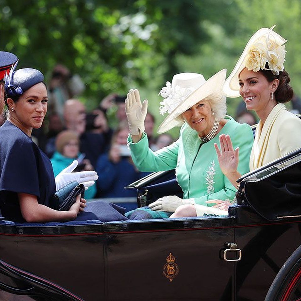 Voguejapan イギリスのエリザベス女王の公式誕生日を祝し トゥルーピング ザ カラー がロンドンで開催された育休中のメーガン妃も ヘンリー王子やキャサリン妃 カミラ夫人ととも Wacoca Japan People Life Style Voguejapan イギリスのエリザベス女王の公式誕生日を祝し トゥルーピング ザ カラー がロンドンで開催された育休中のメーガン妃も ヘンリー王子やキャサリン妃 カミラ夫人ととも Wacoca Japan People Life Style