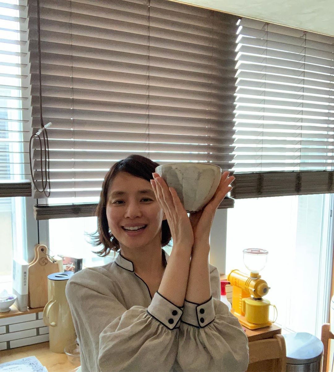 石田ゆり子 みんな大好き 花岡隆さんの粉引 何枚あってもまだまだ欲しい 魅惑的なお皿たち 今日からたくさん 雅姫ちゃんのお店に並ぶ 行くしかない 自由が丘の Clo Wacoca Japan People Life Style 石田ゆり子 みんな大好き 花岡隆さんの粉引 何枚あってもまだまだ欲しい 魅惑的なお皿たち 今日からたくさん 雅姫ちゃんのお店に並ぶ 行くしかない 自由が丘の Clo Wacoca Japan People Life Style
