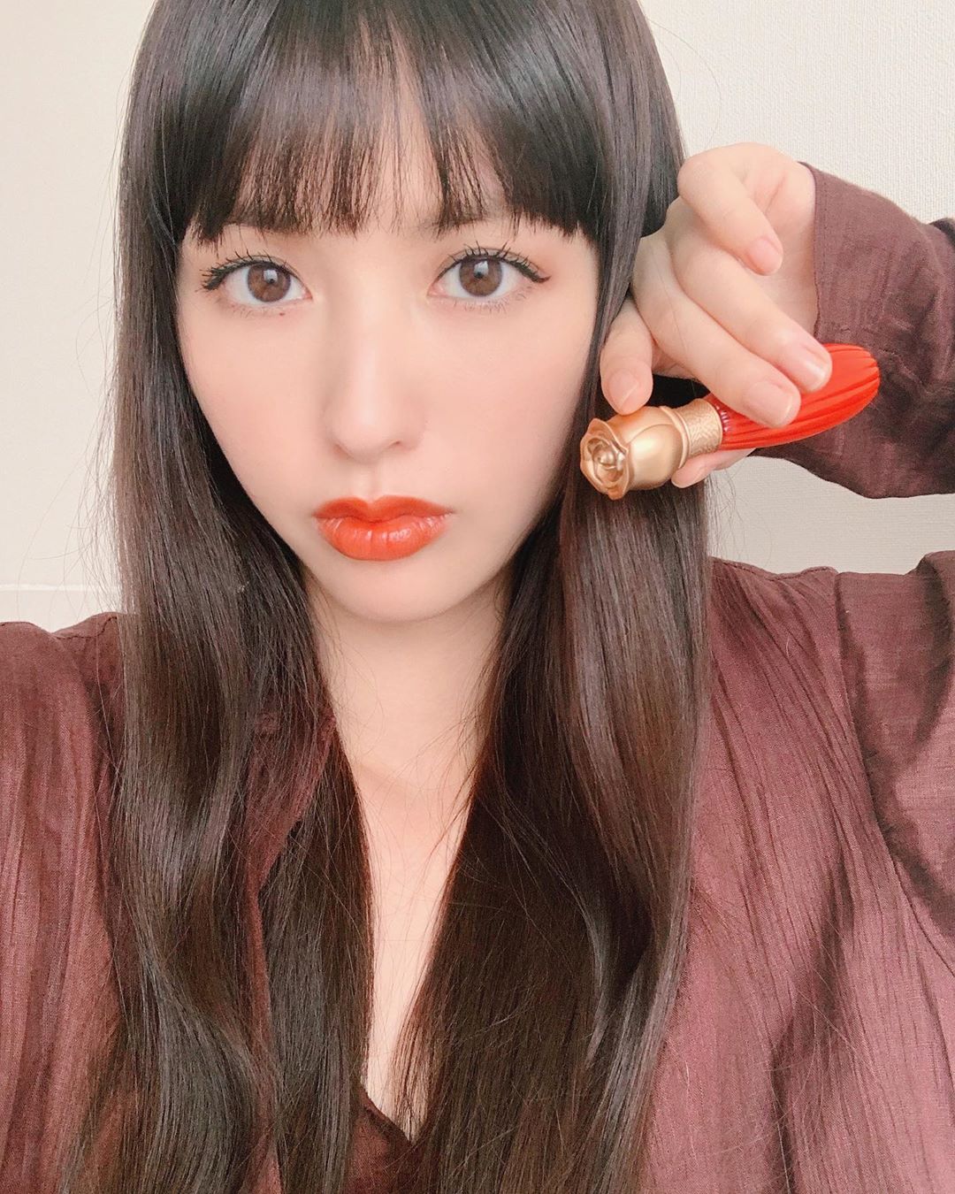 鈴木えみ Newリップ ラデュレから本日発売の 一輪挿しのバラのパッケージの レ メルヴェイユーズ ラデュレ リキッド ルージュ 03をつけました ぷるぷるで透明感の Wacoca Japan People Life Style 鈴木えみ Newリップ ラデュレから本日発売の 一輪挿しのバラのパッケージの レ メルヴェイユーズ ラデュレ リキッド ルージュ 03をつけました ぷるぷるで透明感の Wacoca Japan People Life Style