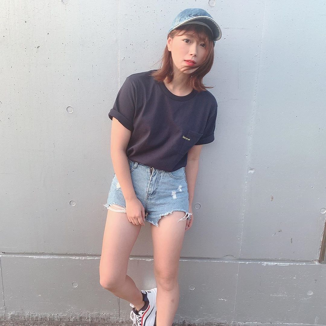 山内鈴蘭 今日の私服 ラフにシンプルに Goruruntシャツにショーパン好き Tシャツはgorurunの近日発売新商品 ネイビー イエローめちゃくちゃ良き Go Wacoca Japan People Life Style 山内鈴蘭 今日の私服 ラフにシンプルに Goruruntシャツにショーパン好き Tシャツはgorurunの近日発売新商品 ネイビー イエローめちゃくちゃ良き Go Wacoca Japan People Life Style