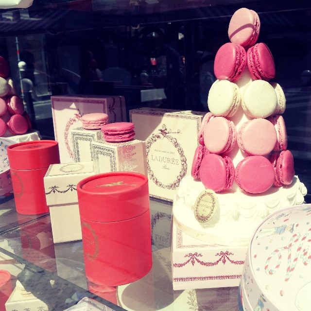 Travelko パリ フランス マカロン ピンク かわいい ラデュレ スイーツ Paris France Macaroon Cute Pink Tri Wacoca Japan People Life Style Travelko パリ フランス マカロン ピンク かわいい ラデュレ スイーツ Paris France Macaroon Cute Pink Tri Wacoca Japan People Life Style