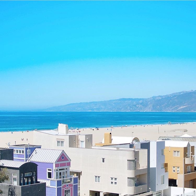 Retrip Global Retrip ロサンゼルス こちらは アメリカ ロサンゼルスのサンタモニカのお写真です 青い海と空とのコントラストが眩しい白い砂浜 おしゃれな建物が並んでい Wacoca Japan People Life Style Retrip Global Retrip ロサンゼルス こちらは アメリカ ロサンゼルスのサンタモニカのお写真です 青い海と空とのコントラストが眩しい白い砂浜 おしゃれな建物が並んでい Wacoca Japan People Life Style