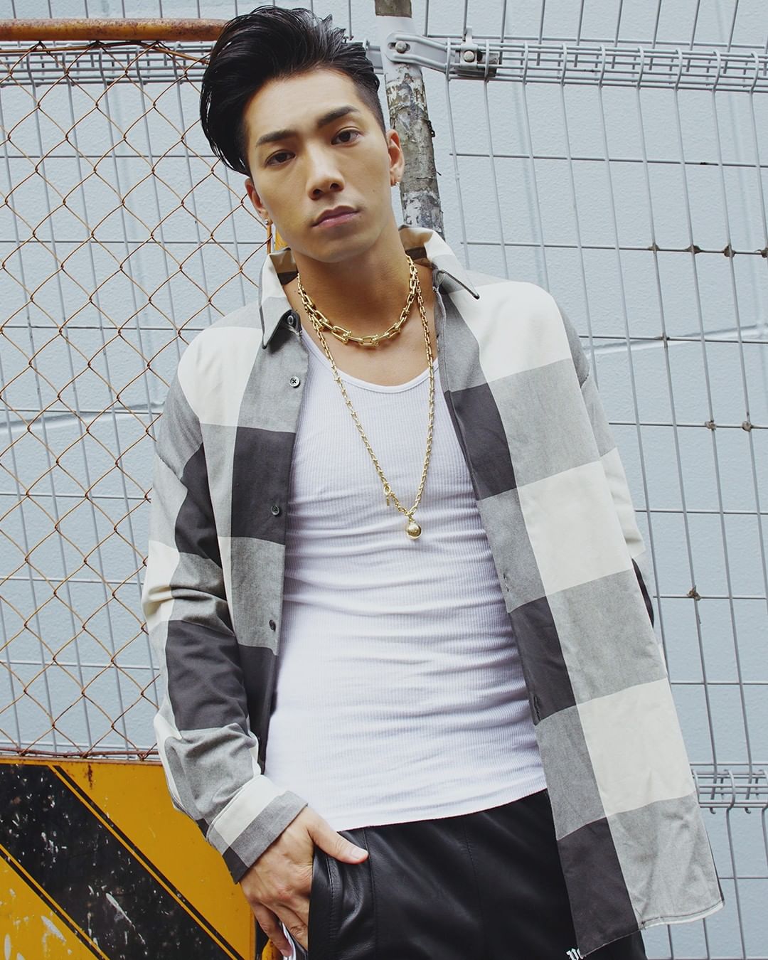Gqjapan ラッパーや俳優として活躍するsway 10代からヒップホップにのめり込んできた彼にとって ストリートはもっとも大切な居場所であり ファッションにおいてジュエリ Wacoca Japan People Life Style Gqjapan ラッパーや俳優として活躍するsway 10代からヒップホップにのめり込んできた彼にとって ストリートはもっとも大切な居場所であり ファッションにおいてジュエリ Wacoca Japan People Life Style