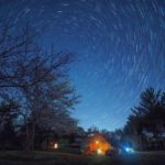星空観察もキャンプの夜の楽しみのひとつ。こちらの写真は、カメラのライブコンポジットという機能を使って撮影されています。30分間の撮影画像が一枚の写真に合成された...
