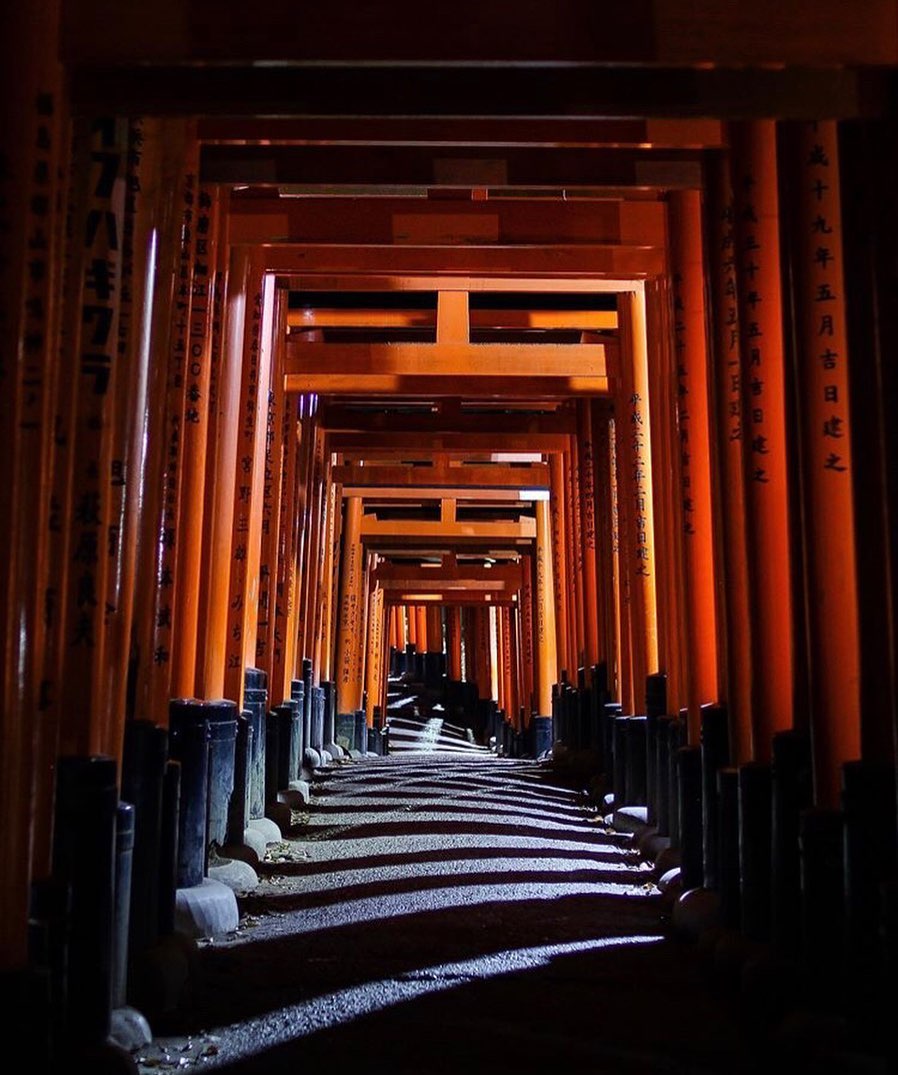 Retrip News Retrip 京都 京都にある 伏見稲荷大社 とても有名なこちらの神社ですが 実は24時間営業なのはご存知ですか 夜に行くと お昼間とはひと味違った神秘的 Wacoca Japan People Life Style