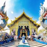 【RETRIP×タイ】
2体のドラゴンが特徴的なこちらのお寺は、タイ・チェンライにある「ワット・ロンスアテン」。別名ブルーテンプルと呼ばれていて、お寺の中は青い...