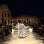 コレクション・レポート：もはや芸術 ローマで体感した「フェンディ」クチュールの凄さ﻿ 「フェンディ（FENDI）」は7月4日、ローマ・パラティーノの丘で2019...