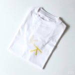 【kudos  KK Tシャツ】
白地にイエローの刺繍が施されたkudosのTシャツ。ブランドの頭文字である「K」を2種類のデザインで刺繍しており、モダンでポッ...
