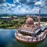 【RETRIP×マレーシア】
ピンクのモスクで有名なこちらは、マレーシアにある「プトラモスク」。まるでお姫様のお城のようですよね。イスラム文化の美しさとピンクの...