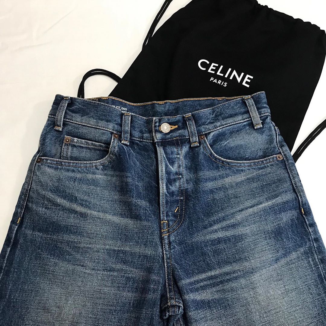 @UOMOMagazine: 【CELINEのデニムパンツ】 エディ・スリマン手がけるセリーヌの2019AWコレクションにて登場したデニムパンツ。 日本製で柔らかいコットン100%、スタッフ