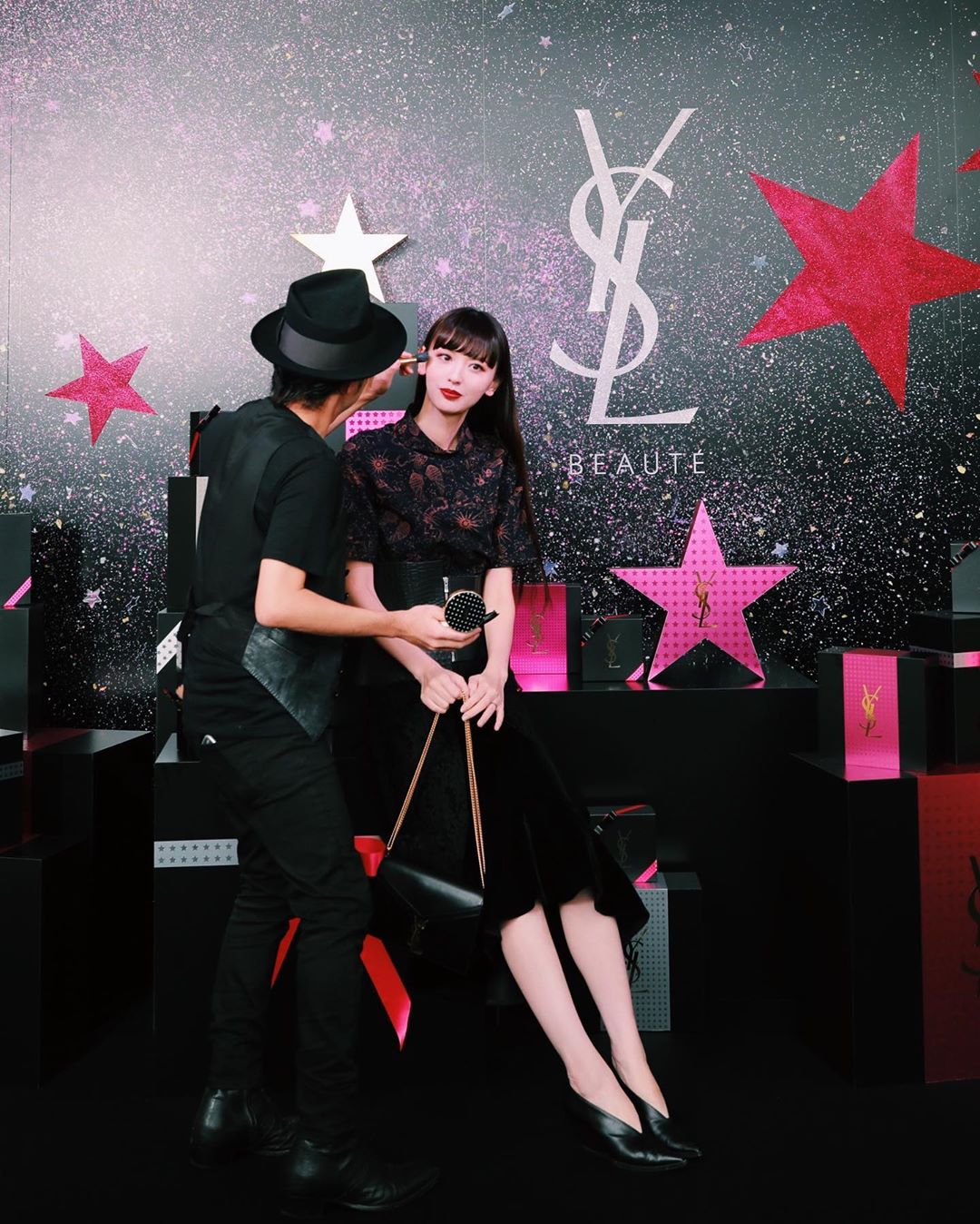 鈴木えみ Yslbeauty のクリスマスコレクション Noel Look 19 High On Stars そしてジェンダーレスな香りの新作香水 Libre Wacoca Japan People Life Style