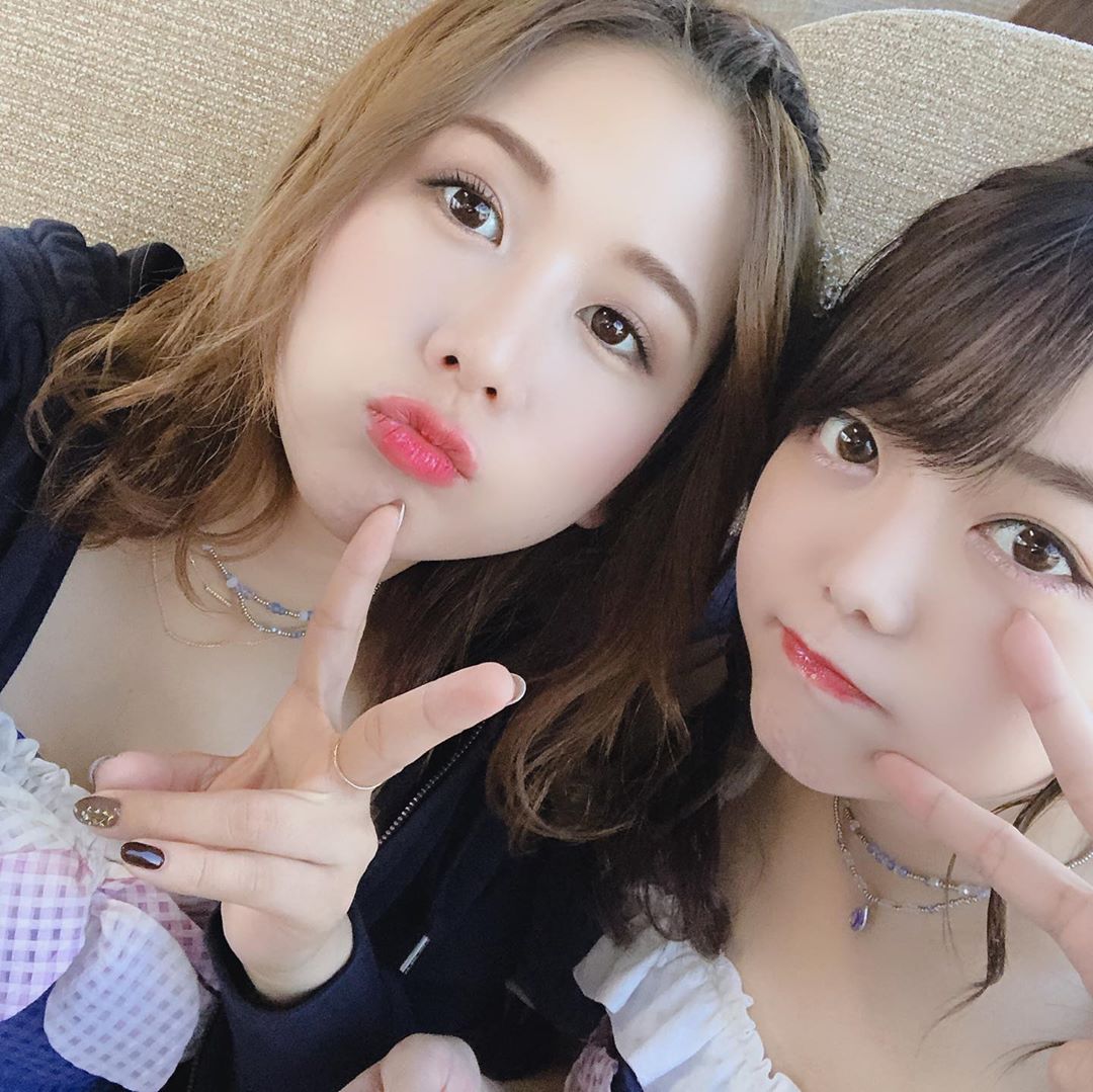 大家志津香 . . そういえば 3週間くらい前に 顔のどっかをすこーーし 変えたんです。 . 超微々たることだけど。 . 最初の3枚が前で あとの3枚が今 . 分かるかな 大家志津香 . . そういえば 3週間くらい前に 顔のどっかをすこーーし 変えたんです。 . 超微々たることだけど。 . 最初の3枚が前で あとの3枚が今 . 分かるかな