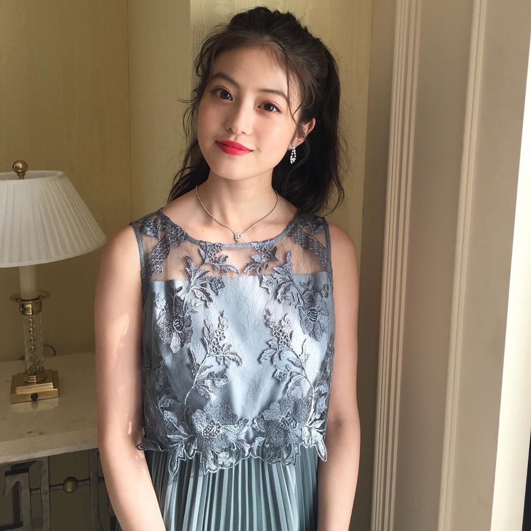 @SweetMagazine: 今田美桜ちゃんの可愛すぎる撮影オフショットを特別に公開﻿ 着ているのはドリードールのドレスだよ〜﻿ ﻿ 発売中