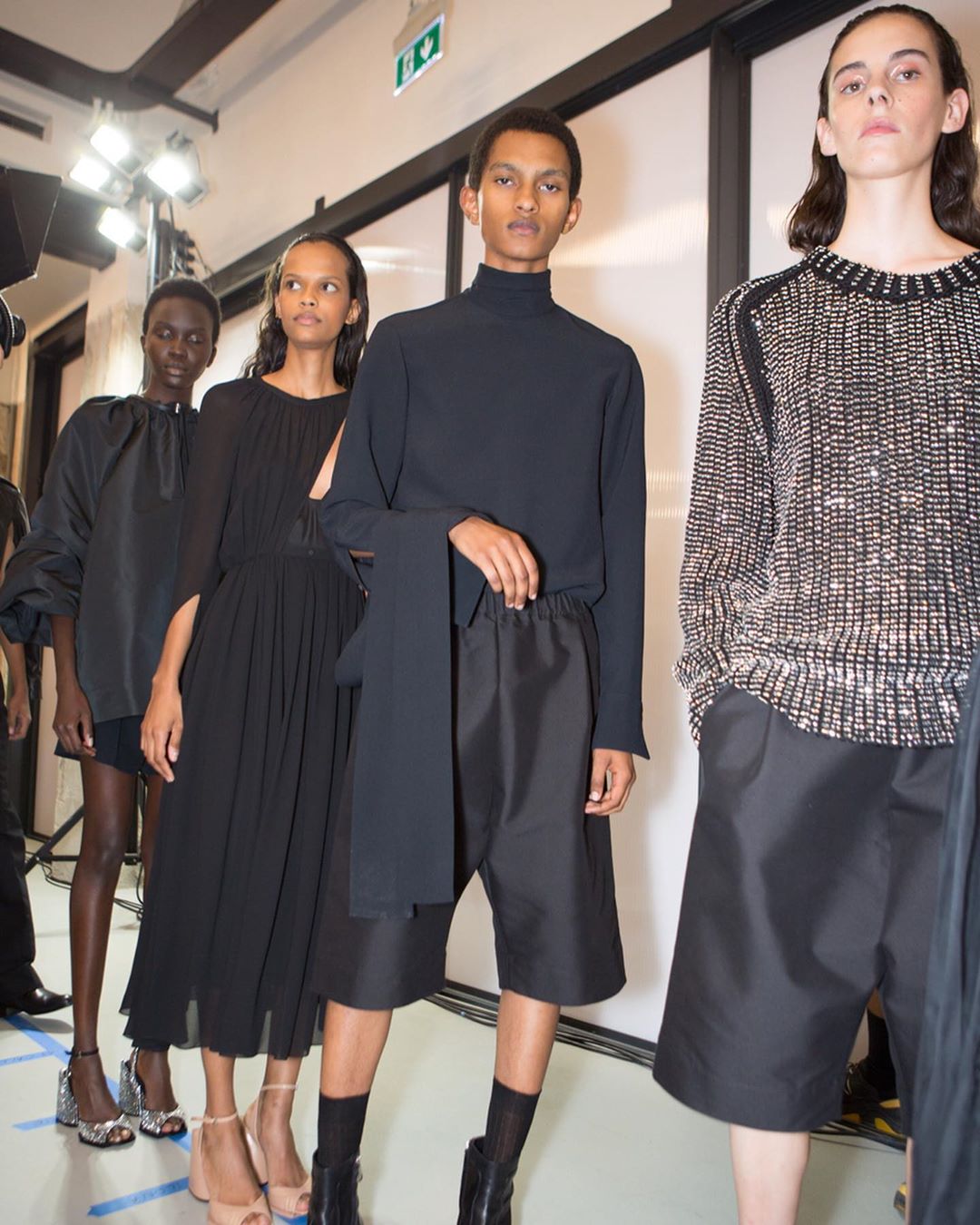 Wwdjapan インタビュー ヌメロ ヴェントゥーノ 初の男女合同ショー 透け透けブリーフを招待状にした理由をバックステージで直撃 ヌメロ ヴェントゥーノ N 21 Wacoca Japan People Life Style Wwdjapan インタビュー ヌメロ ヴェントゥーノ 初の男女合同ショー 透け透けブリーフを招待状にした理由をバックステージで直撃 ヌメロ ヴェントゥーノ N 21 Wacoca Japan People Life Style