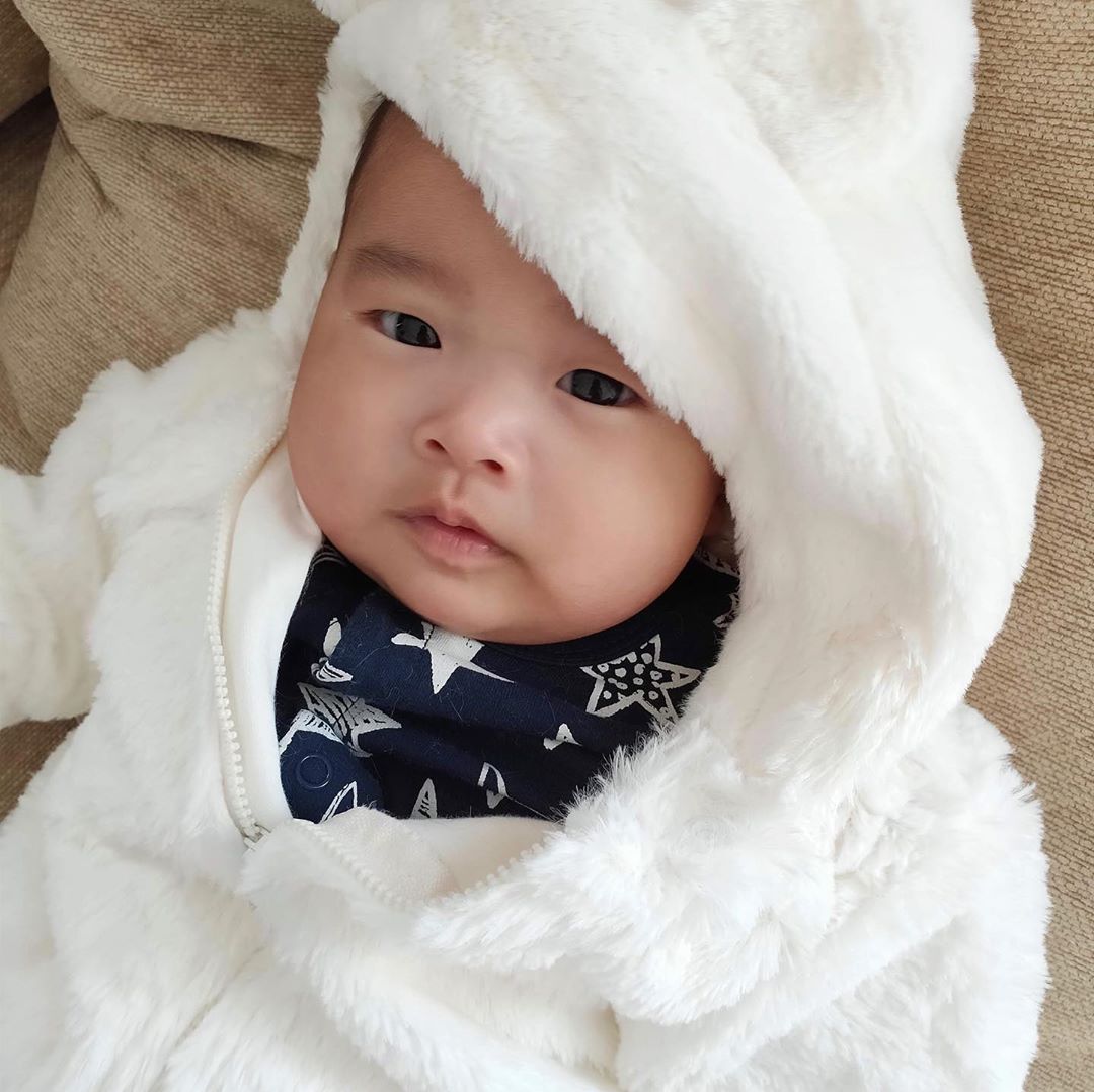 伊藤春香 はあちゅう 今日は白クマでお散歩へ 冬の朝の空気は ぴんと張っていて 気持ちいい 寒すぎるのは 苦手だけど 朝時間 朝散歩 赤ちゃんの Wacoca Japan People Life Style