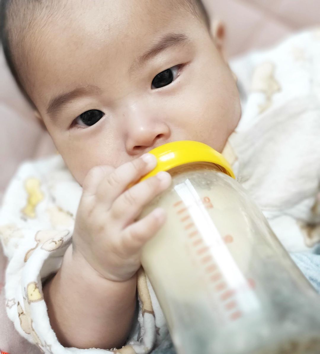 伊藤春香 はあちゅう 哺乳瓶 自分の手で支えるようになった ひとりで飲んでくれるように なったら すっごく助かっちゃうな ググったら 4 5ヶ月くらいから 自 Wacoca Japan People Life Style 伊藤春香 はあちゅう 哺乳瓶 自分の手で支えるようになった ひとりで飲んでくれるように なったら すっごく助かっちゃうな ググったら 4 5ヶ月くらいから 自 Wacoca Japan People Life Style