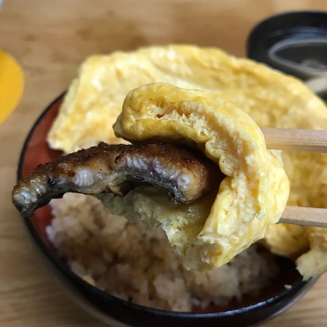 Retrip Kyoto Retrip 京都グルメ 今回ご紹介するのは 京都 河原町にある 京極かねよ です こちらのきんし丼は 実はふわふわの だし巻き卵が乗ったうなぎ丼なんです Wacoca Japan People Life Style