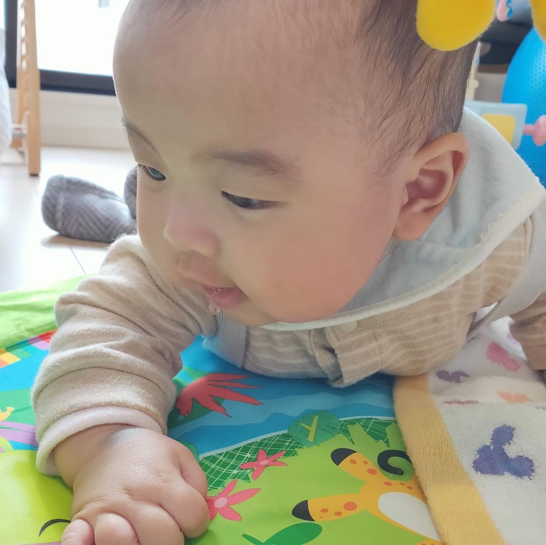 伊藤春香 はあちゅう よだれマン スタイ よだれかけ 生後3ヶ月 よだれ プレイジム Wacoca Japan People Life Style 伊藤春香 はあちゅう よだれマン スタイ よだれかけ 生後3ヶ月 よだれ プレイジム Wacoca Japan People Life Style