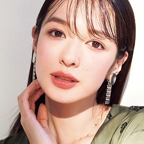 BITEKI美的 \奇抜に走らない／ 【「楽しそう見え」メイクってこういうこと！～女子会メイク編～】 ・ キラキラ、派手め、ポップなメイク