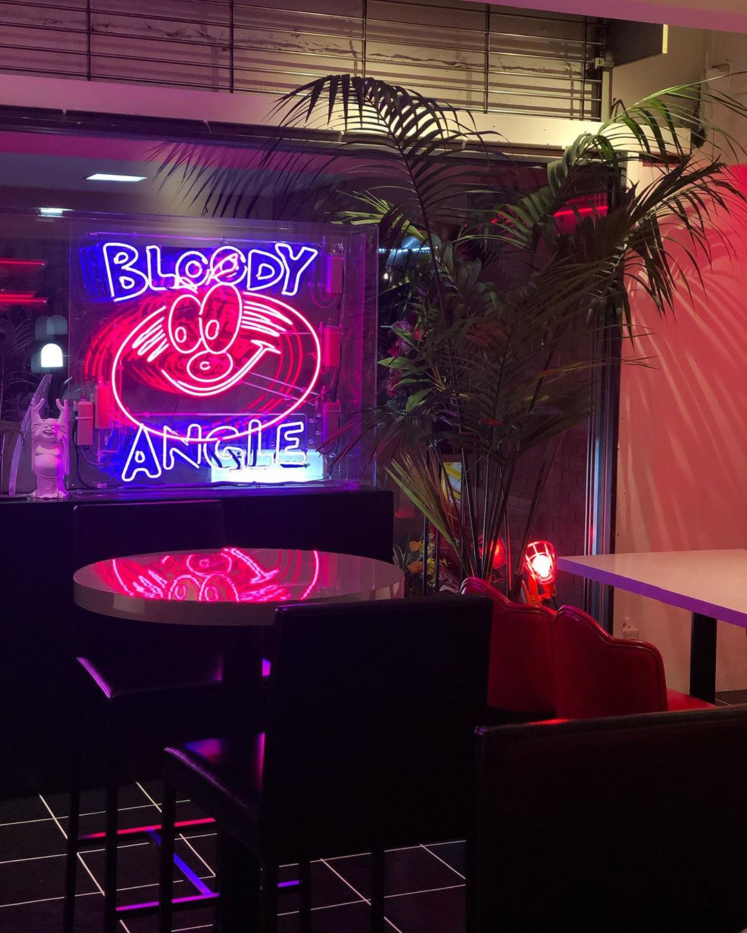 Madamefigarojapon 本日より 渋谷の道玄坂上にレコード カフェ バー Bloody Angle Dougen Tong がオープン 8時 時まではホットサンドやナポリタンなど Wacoca Japan People Life Style