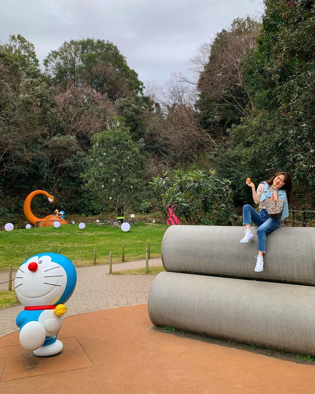 泉里香 テンションあがったのは おなじみ ドラえもんの土管 ここ 座ってみたかったのよ ドラえもん Wacoca Japan People Life Style 泉里香 テンションあがったのは おなじみ ドラえもんの土管 ここ 座ってみたかったのよ ドラえもん Wacoca Japan People Life Style