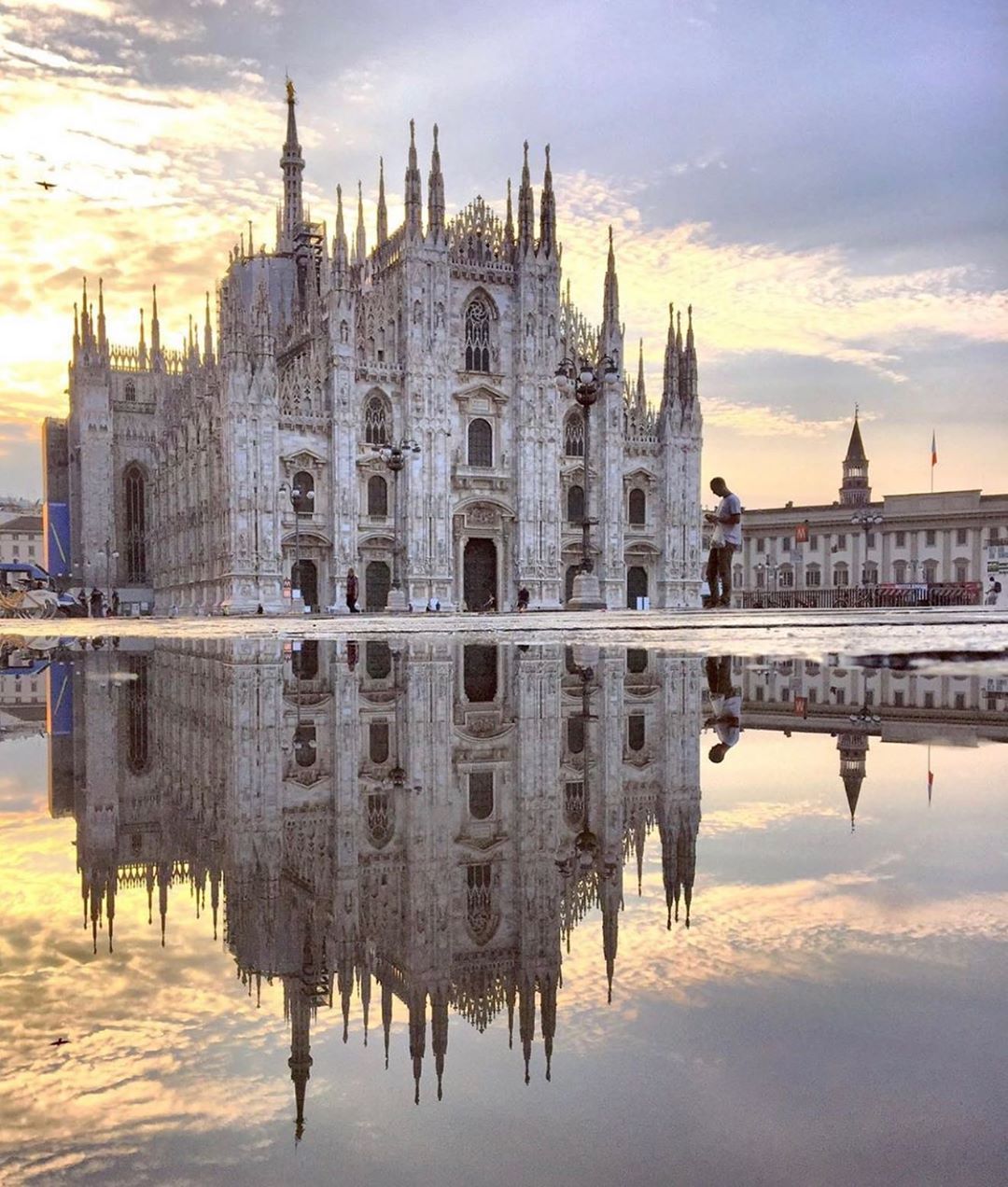RETRIP Global 【RETRIP×イタリア】 イタリアの都市、ミラノの中心部、ドゥオモ広場にあるミラノの象徴ともいえる「ミラノ