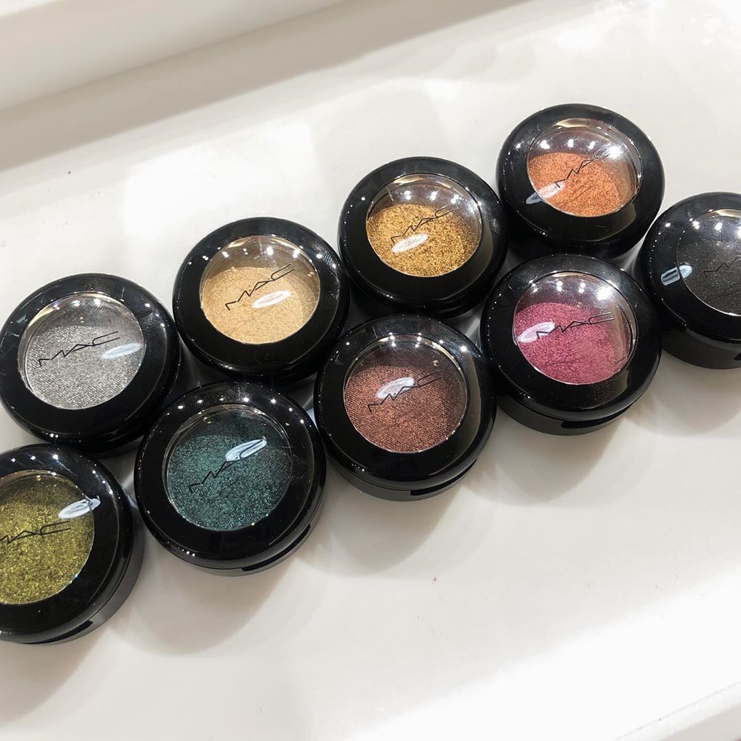 Voce Mac から メタリックカラーが輝くアイシャドウが登場 スウォッチ付き でお届けします ダズルシャドウ エクストリーム 全10色 各 2990 4 Wacoca Japan People Life Style Voce Mac から メタリックカラーが輝くアイシャドウが登場 スウォッチ付き でお届けします ダズルシャドウ エクストリーム 全10色 各 2990 4 Wacoca Japan People Life Style