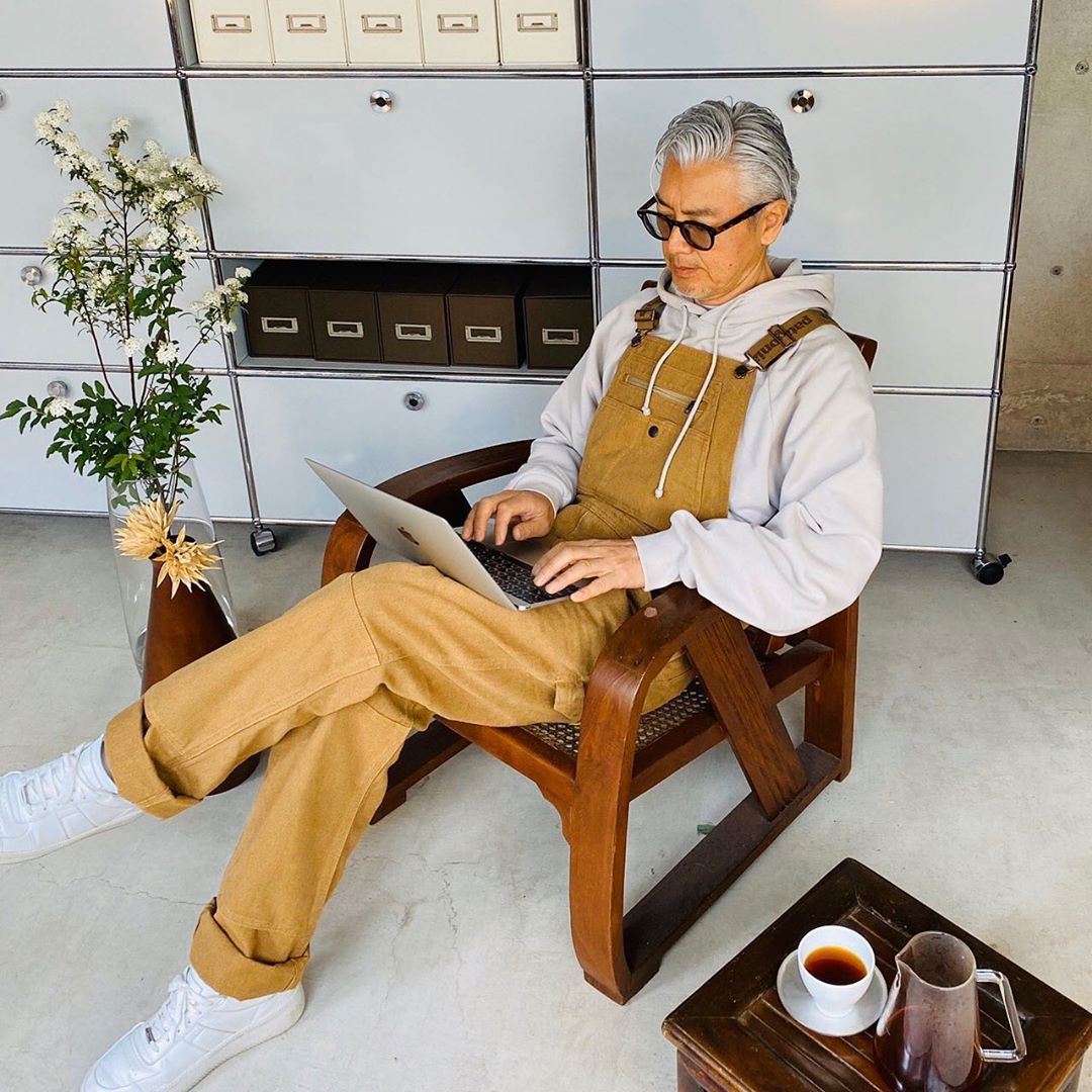 Uomomagazine 40歳男子の きょう何着てた 01 パタゴニアのオーバーオール 藤村雅史さん アートディレクター たとえ誰にも会わなくても おしゃれにだけは手を抜か Wacoca Japan People Life Style Uomomagazine 40歳男子の きょう何着てた 01 パタゴニアのオーバーオール 藤村雅史さん アートディレクター たとえ誰にも会わなくても おしゃれにだけは手を抜か Wacoca Japan People Life Style