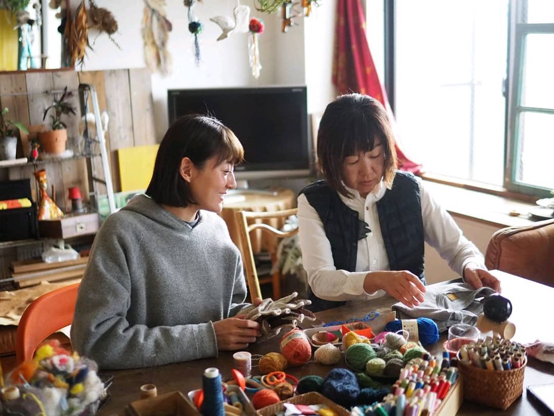 Be Pal モデル加藤由佳さんの 自宅で簡単にできる 穴あきウェアをダーニングで可愛くお直し 応用編 Wacoca Japan People Life Style Be Pal モデル加藤由佳さんの 自宅で簡単にできる 穴あきウェアをダーニングで可愛くお直し 応用編 Wacoca Japan People Life Style