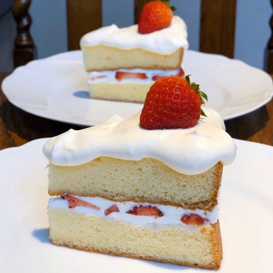 Retrip Gourmet Retrip 名古屋 こちら愛知県 名古屋にある A Merci ア メルシー です まるで無重力なクリームがのったショートケーキがとっても可愛いですよ Wacoca Japan People Life Style