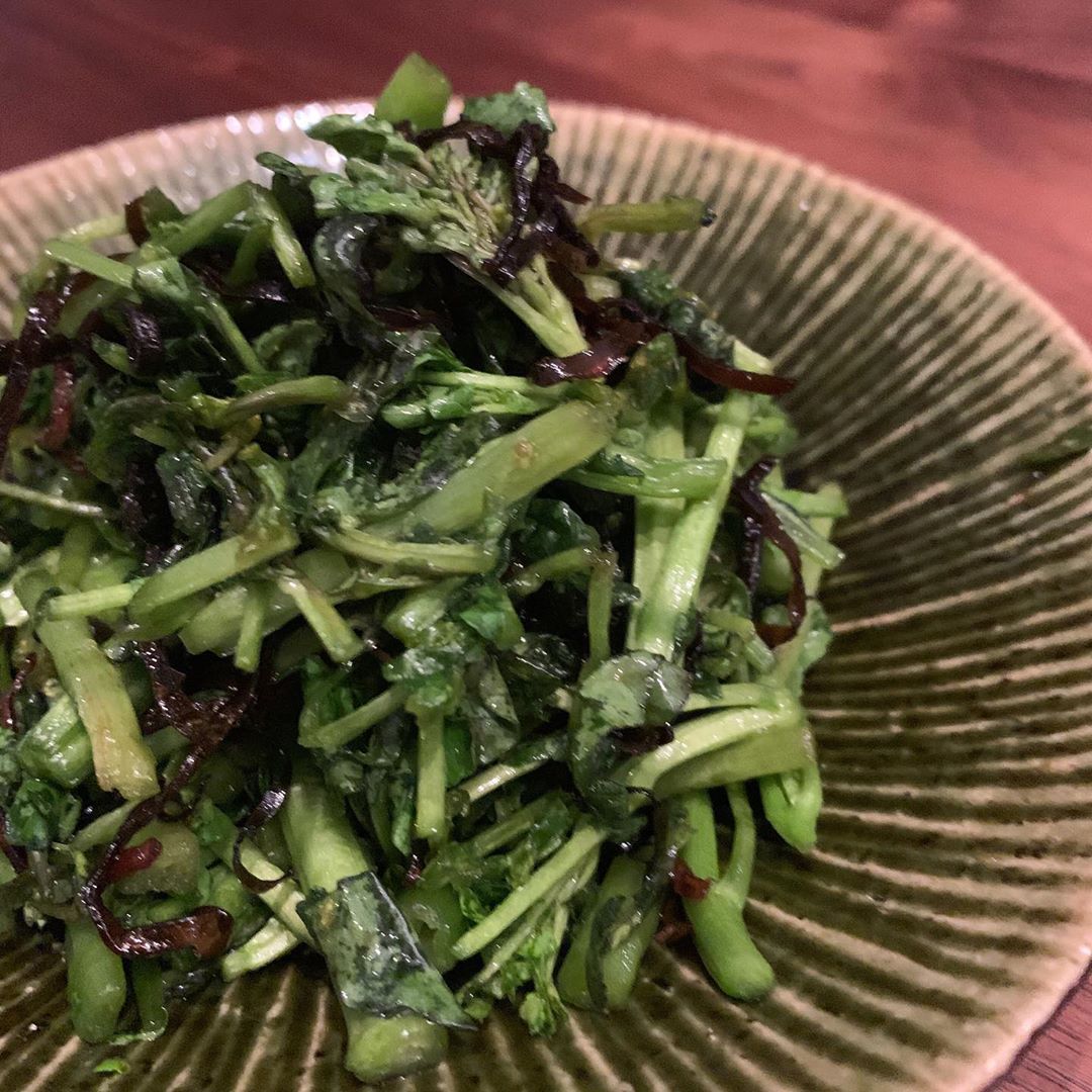 佐々木希 秋田のお野菜を使ってのメニュー 1枚目 空豆はシンプルにグリルで焼いて塩で 最高です 2枚目 アスパラはピエトロのおうちパスタのごま醤油ガーリック味で炒 Wacoca Japan People Life Style